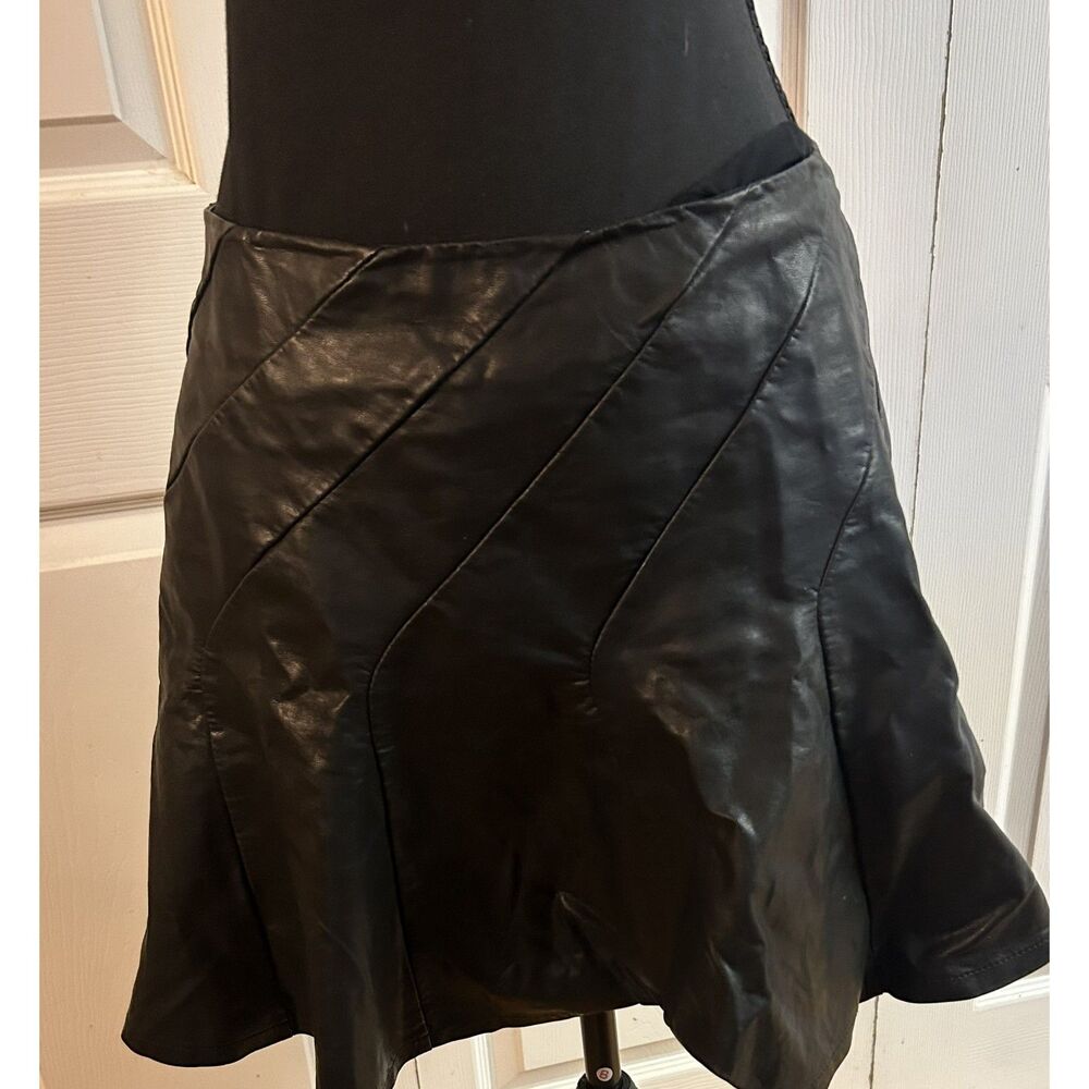 Free People About a Girl black vegan leather swing miniskirt size 8 - Picture 2 of 8